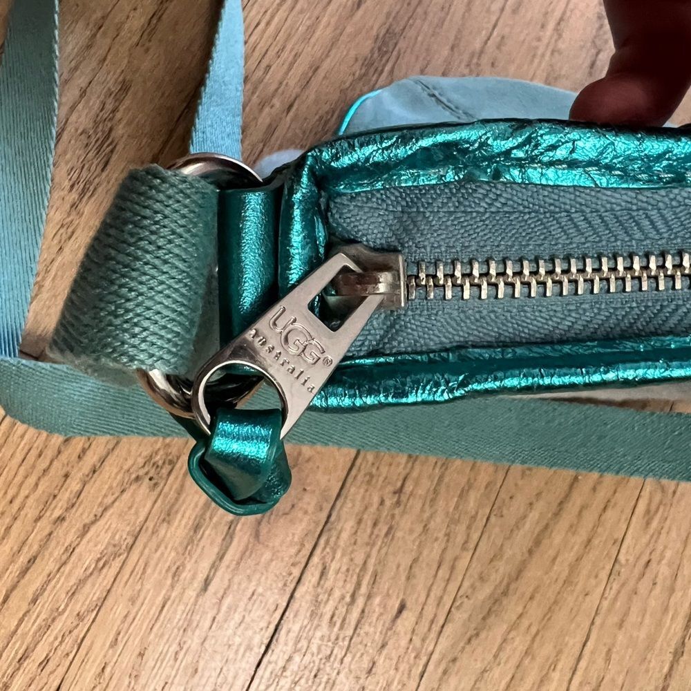 Ugg crossbody shearling and suede bag - Picture 10 of 10